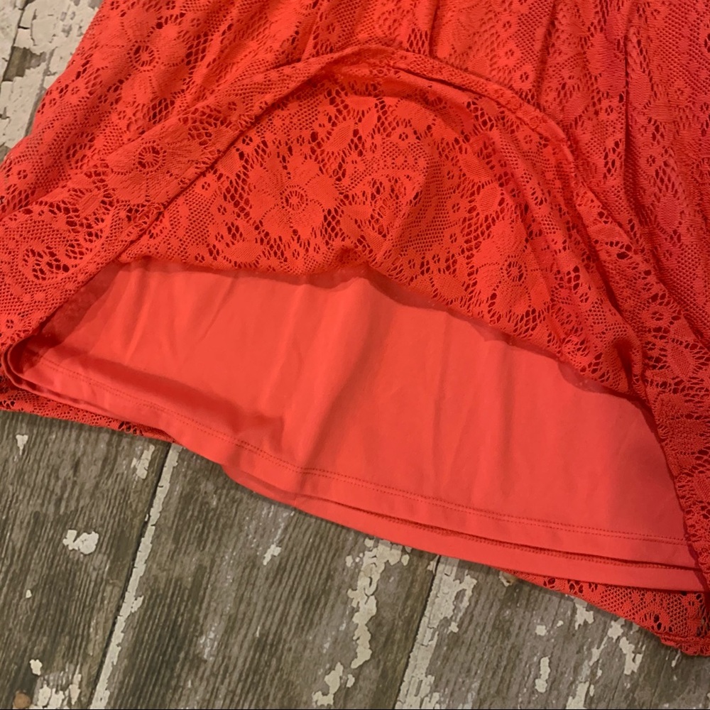 Coral lace dress - Picture 5 of 12